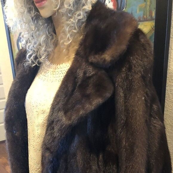 Stylish Soft Vintage Dark Brown Mink Coat - Picture 1 of 12